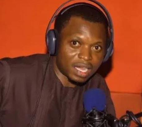 Respect Yourself - Nigerian Journalist, Agba Jalingo Slams Woman Who Asked Him For N20k While Carrying Expensive iPhone