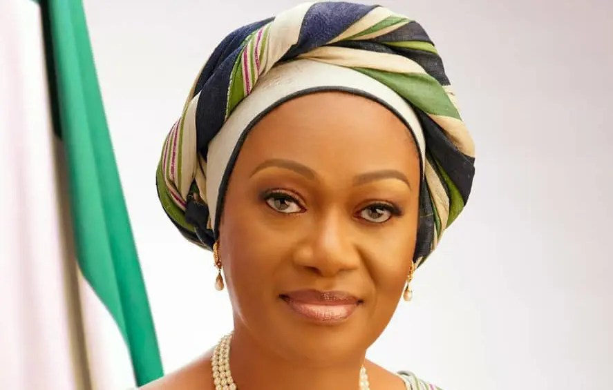 Tinubu’s Wife Blows HOT, Sends POWERFUL Warning To Pastors, Clerics Across Nigeria About Federal Government – HEARD VOICE NEWS ONLINE