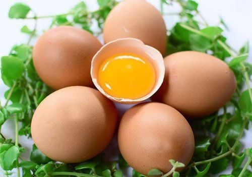 Key Advantages Of Consuming Raw Yolk Egg